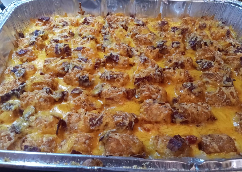 bacon cheeseburger tater tot casserole